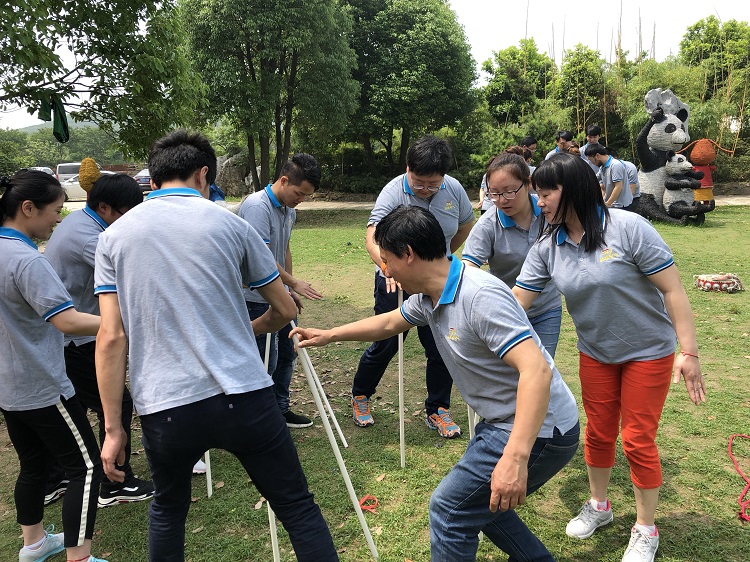 303908114479855875 303908114479855875